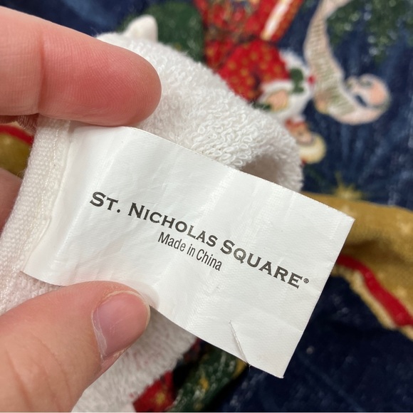 3/$30 Lot of 4 Vintage Royal Terry Christmas Hand Towels - Picture 7 of 10